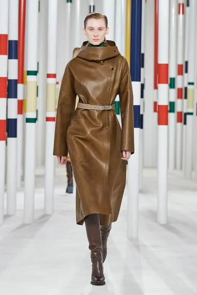 Look 46